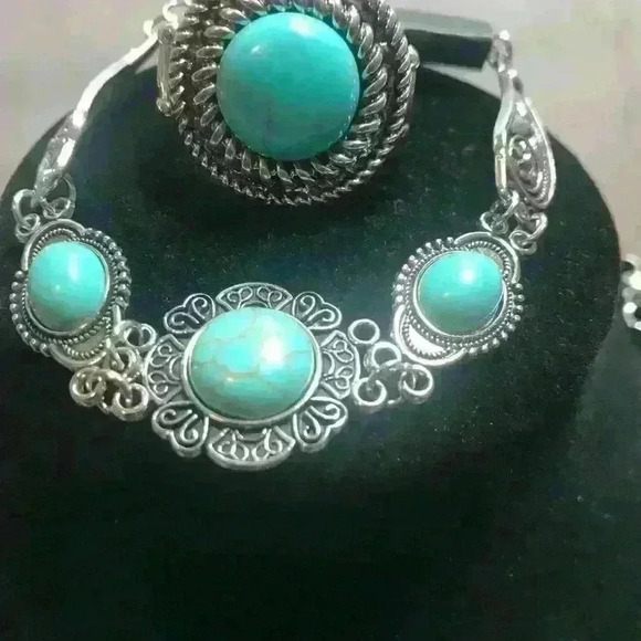 Beautiful‎ Blue Piece - Picture 3 of 3